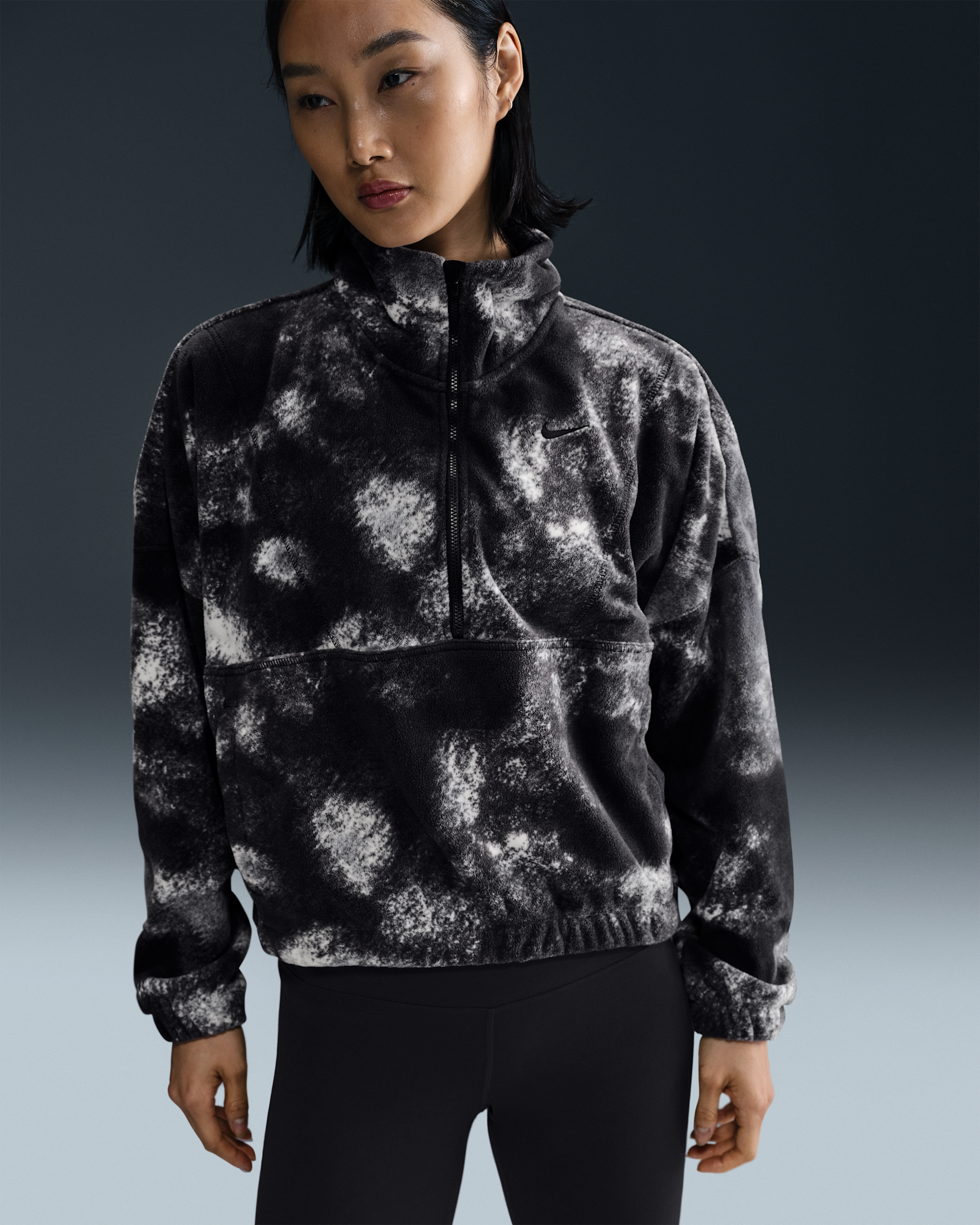 NIKE公式】ナイキ ワン ウィメンズ Therma-FIT オーバーサイズド 1/2 NIKE公式】ナイキ ワン ウィメンズ Therma-FIT オーバーサイズド 1/2